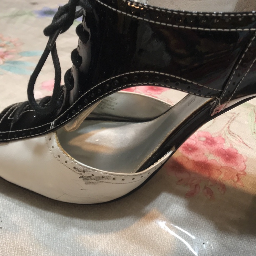 Marc Fisher Tuxedo Peep Toe Heels Size 8 - image 5